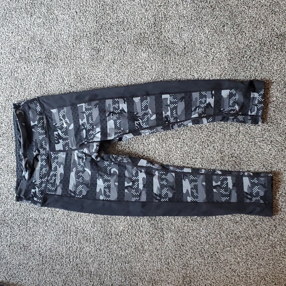 Womens Nike Dri Fit cropped leggings XS
